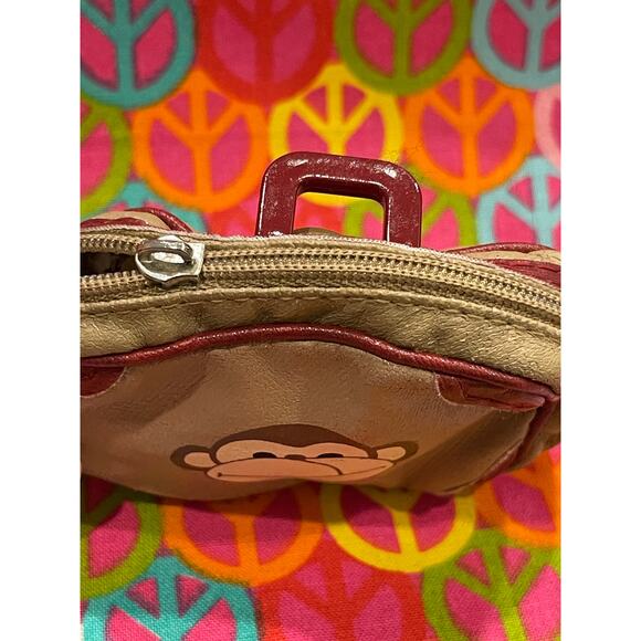 Bratz Slumber Party Meygan Travel Monkey Bag Suitcase Doll Clothes - Picture 2 of 3